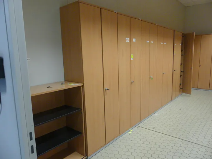 4x Werndl - Schrank Maße in cm je ca. 80 x 44 x 220
